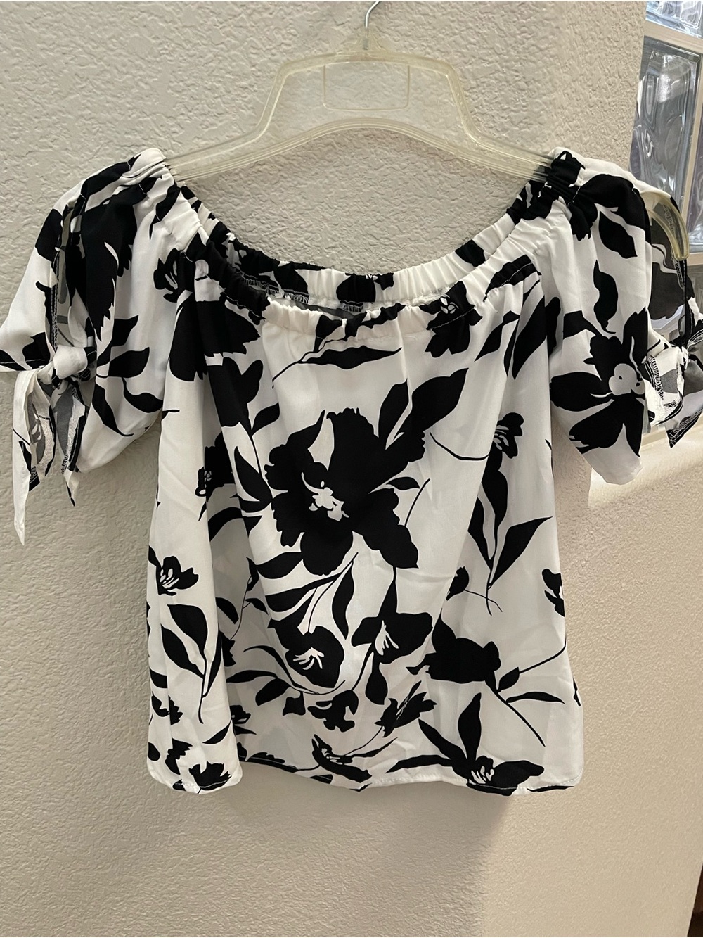 SHEIN Black & White Floral Off-Shoulder Tie-Sleeve Top